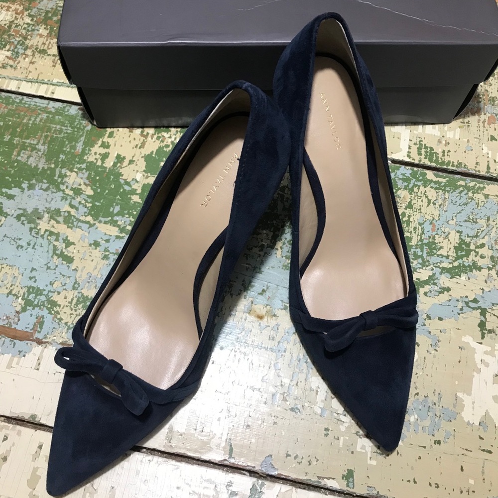 Suede Ann Taylor suede heels